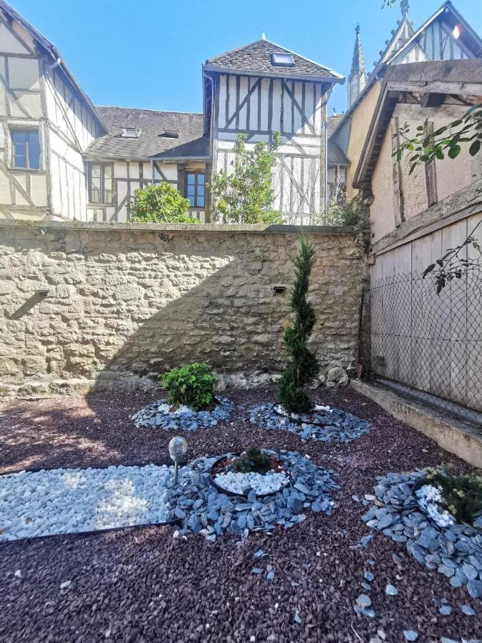 Le Spa De La Cathedrale - Jacuzzi - Sauna - Champagne - Netflix - Wifi Troyes Exteriör bild