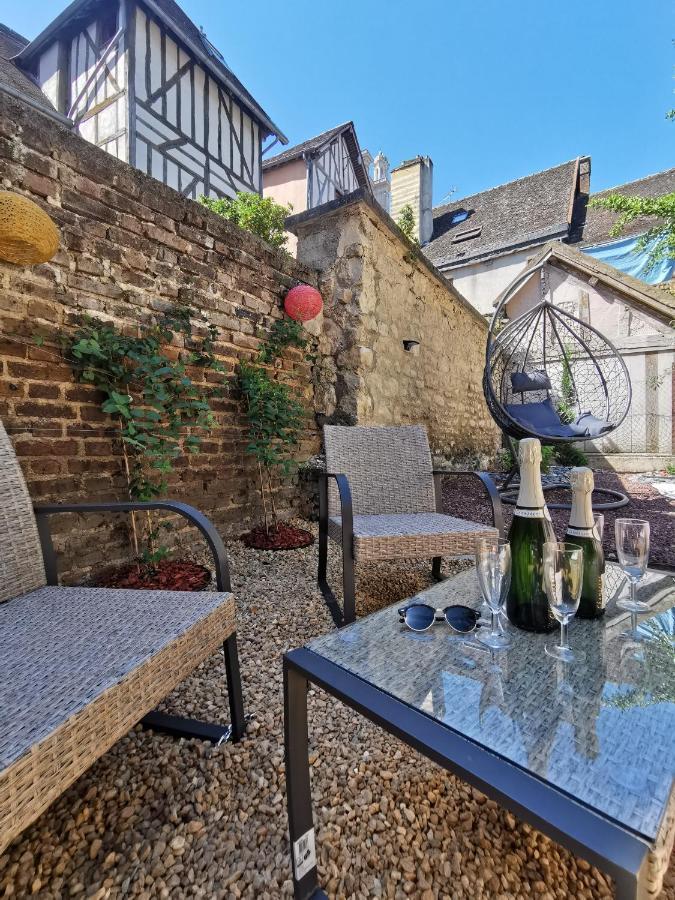 Le Spa De La Cathedrale - Jacuzzi - Sauna - Champagne - Netflix - Wifi Troyes Exteriör bild